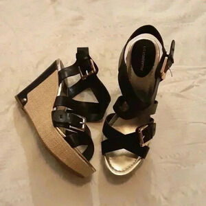 Liz Claiborne Wedges 6.5